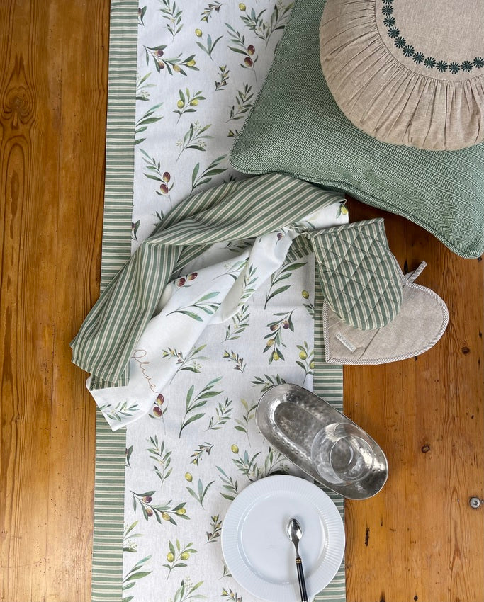 Table runner olives with striped edge
