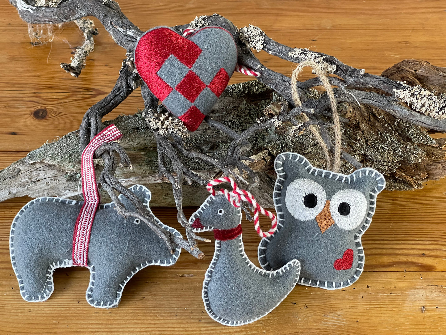 Dänisches Herz-Anhänger Filz grau