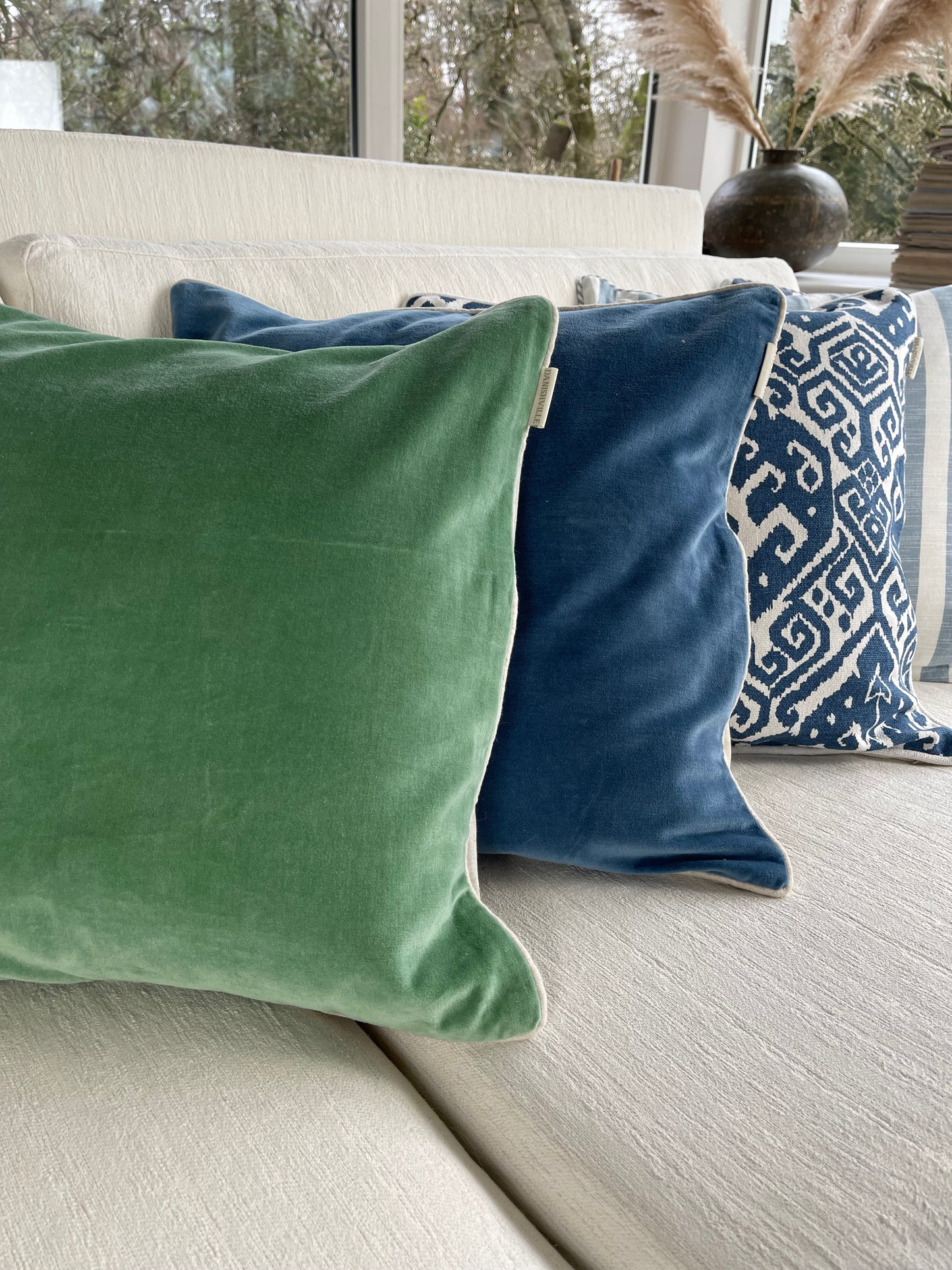 Cushion cover velvet dusty green with linen