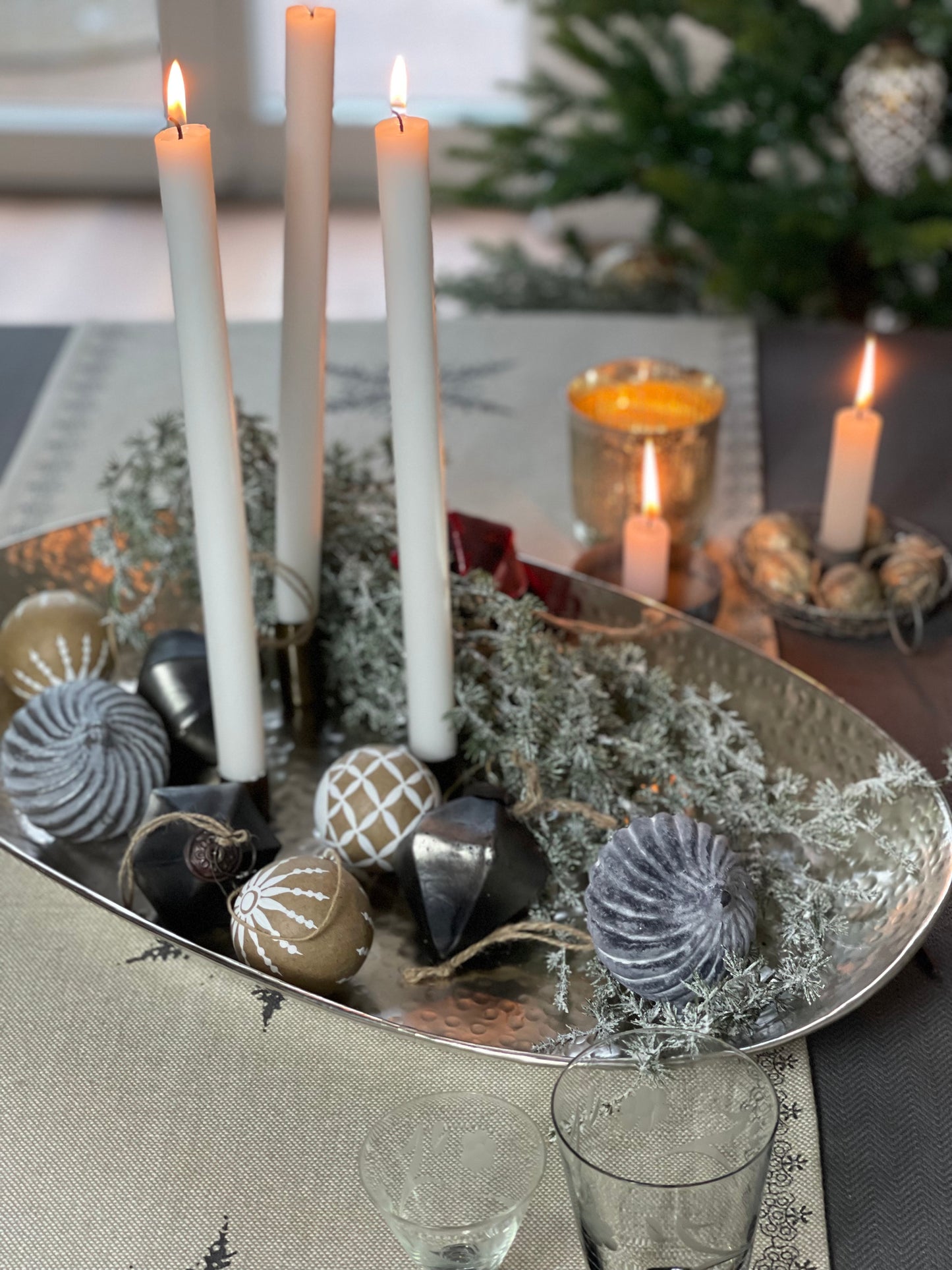 Tray oval large, hammered brass